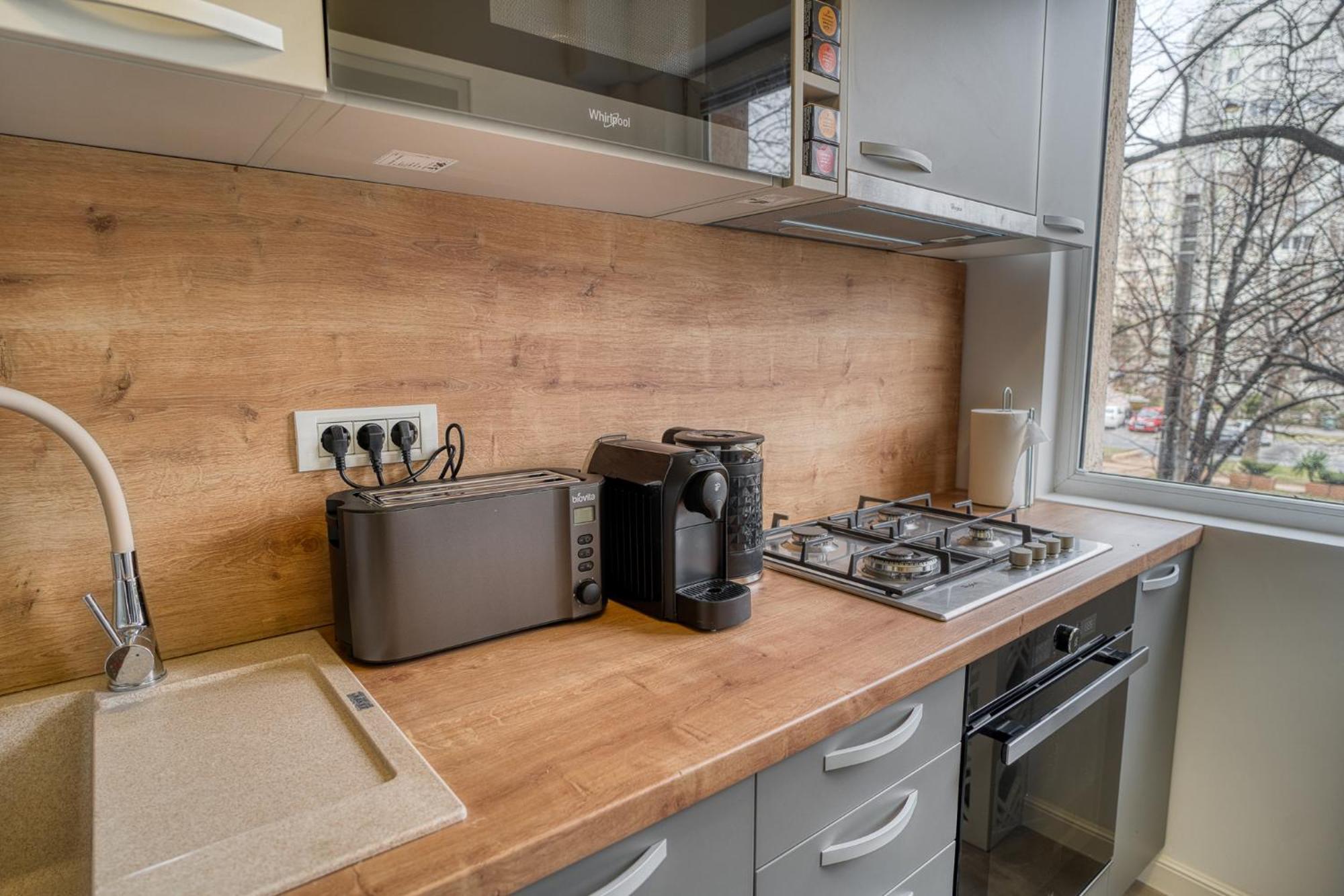 City Chic Retreat: Newly Renovated 1Br Apartment 布加勒斯特 外观 照片